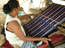 Apui Alor ikat