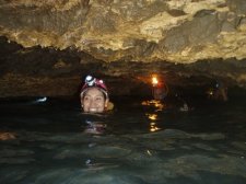 jiabong-extreme-caving-002.jpg