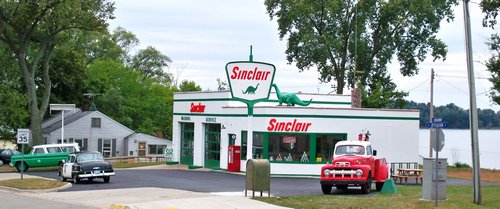 Restored vintage Sinclair Station